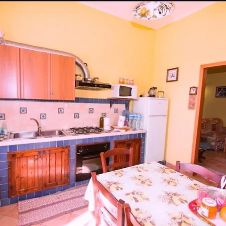 Spacious House In With Terrace And Garden Hébergement de vacances Lido di Noto
