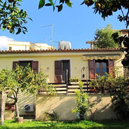 Spacious House In With Terrace And Garden Hébergement de vacances Lido di Noto