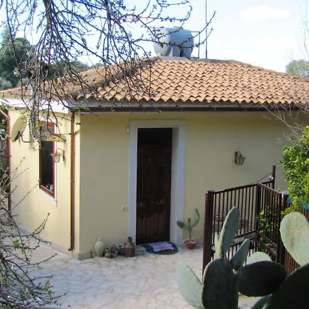 Spacious House In With Terrace And Garden Hébergement de vacances Lido di Noto